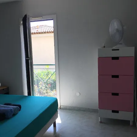 3 Ac Garden Pool Parking 2 Min By Car Villa